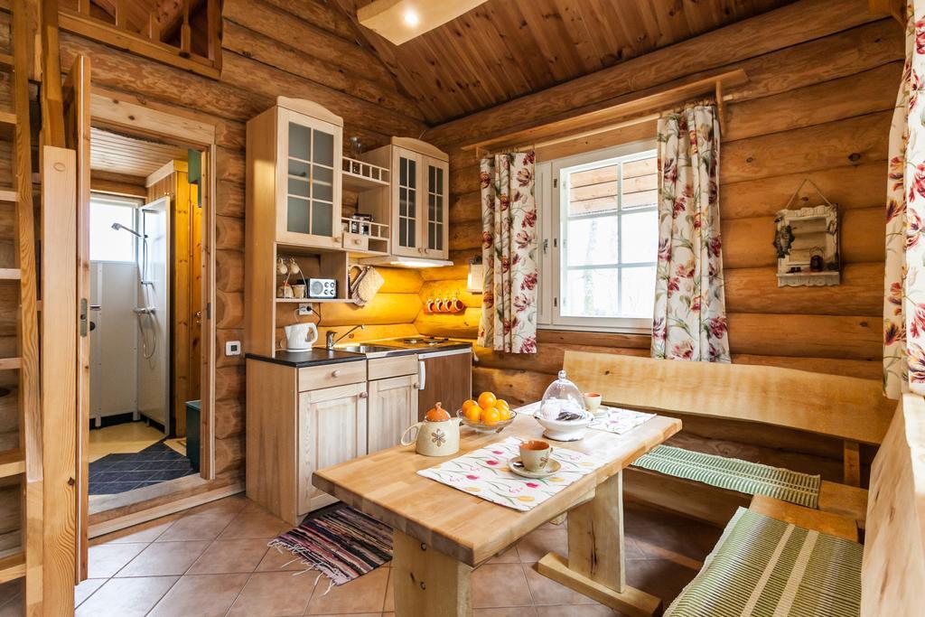 Koru Cottage Laagri Szoba fotó
